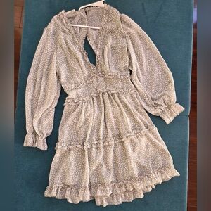 Light Sage Floral Ruffle Tiered Mini Dress - Never Worn - MED
